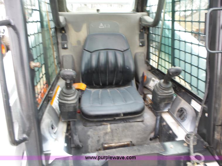 image for item L5594 2004 Bobcat S250 skid steer