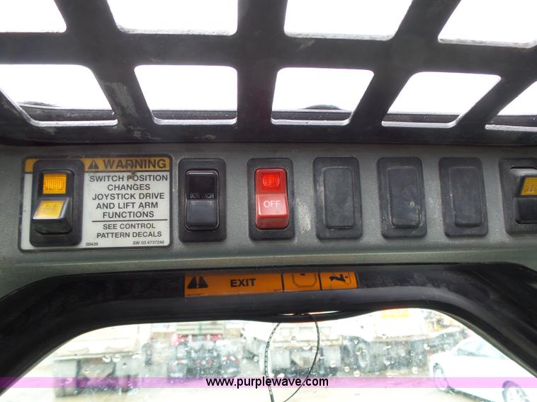 image for item L5594 2004 Bobcat S250 skid steer