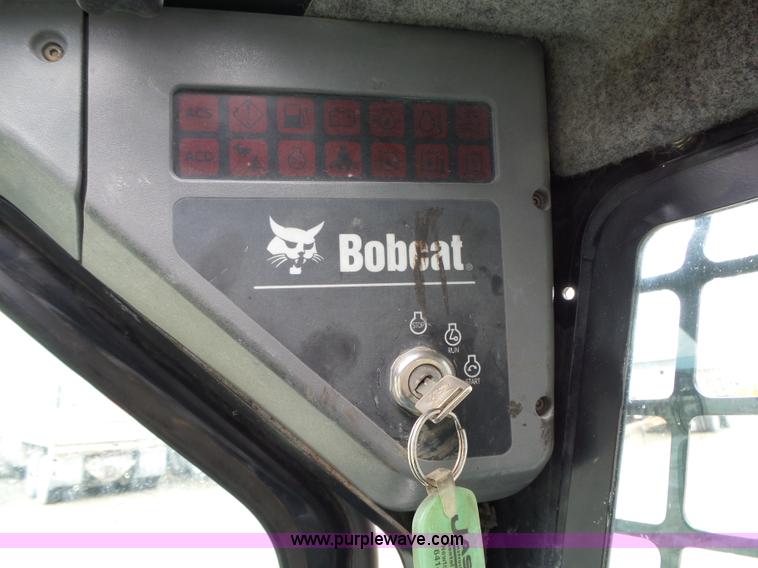 image for item L5594 2004 Bobcat S250 skid steer