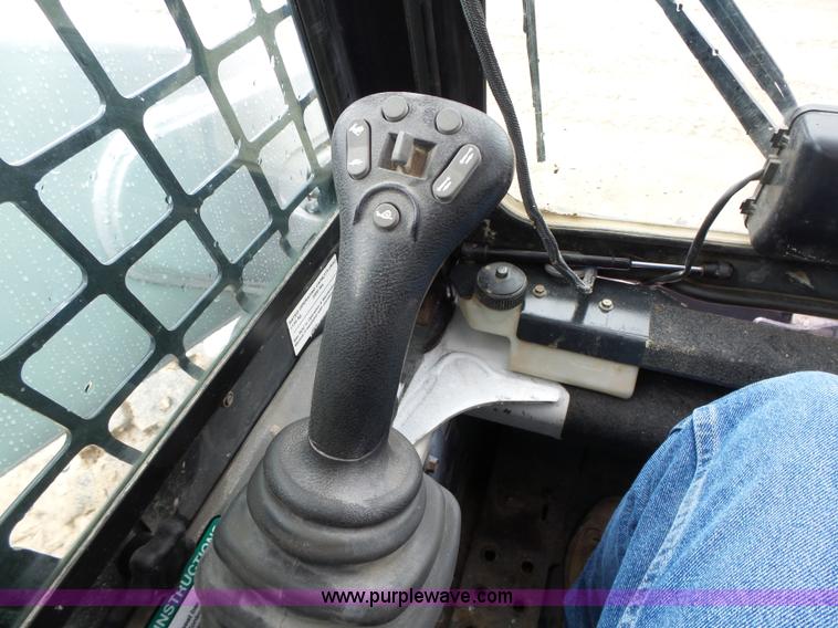 image for item L5594 2004 Bobcat S250 skid steer