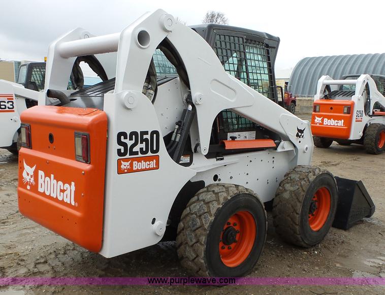 image for item L5595 2007 Bobcat S250 skid steer