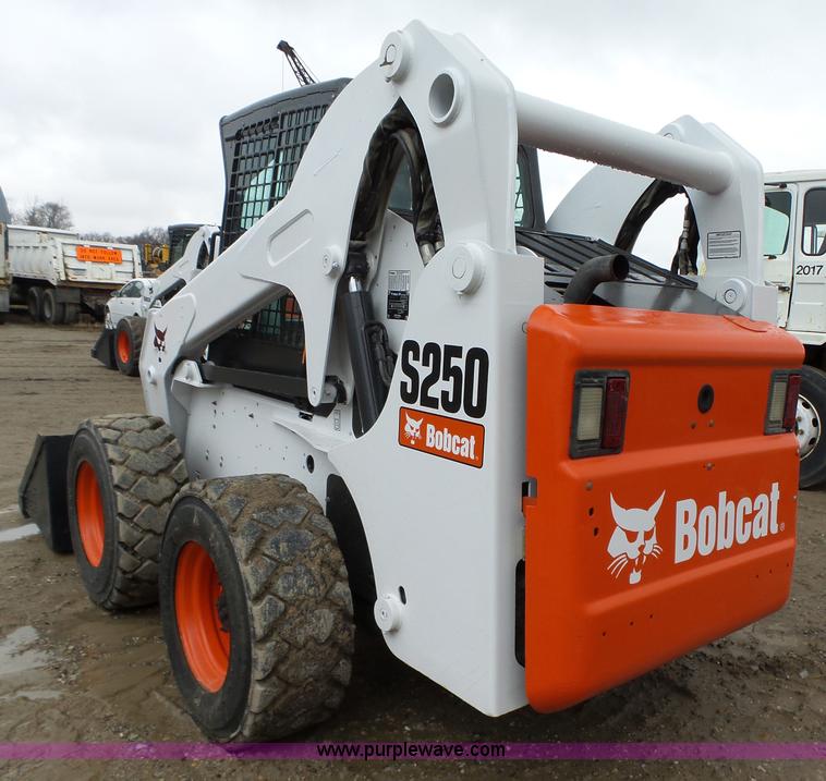 image for item L5595 2007 Bobcat S250 skid steer