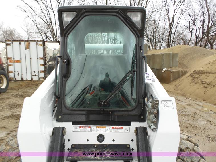 image for item L5595 2007 Bobcat S250 skid steer