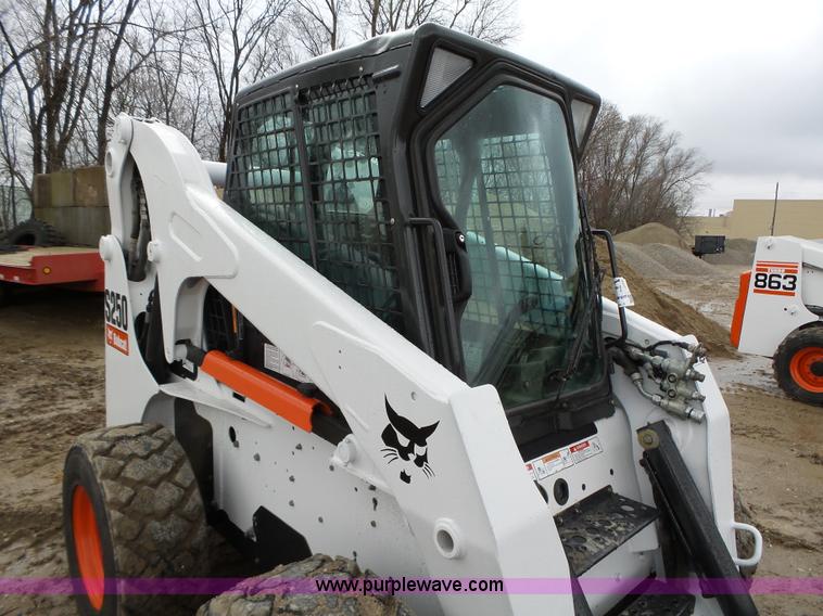 image for item L5595 2007 Bobcat S250 skid steer
