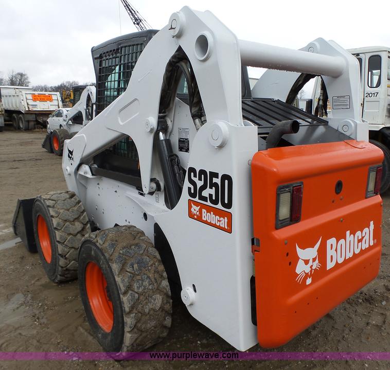 image for item L5595 2007 Bobcat S250 skid steer