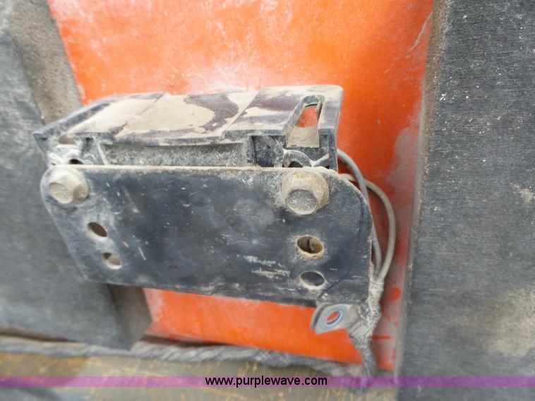 image for item L5595 2007 Bobcat S250 skid steer