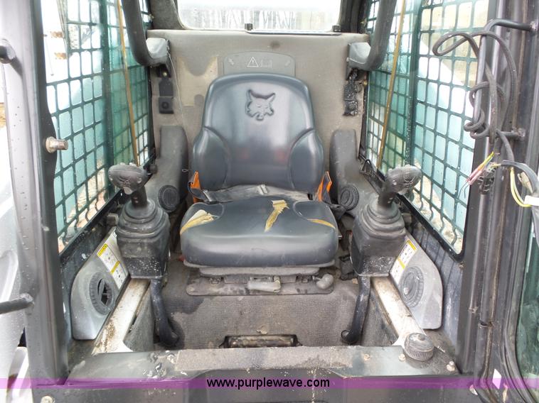 image for item L5595 2007 Bobcat S250 skid steer