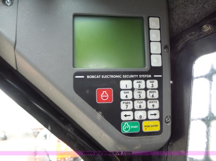 image for item L5595 2007 Bobcat S250 skid steer