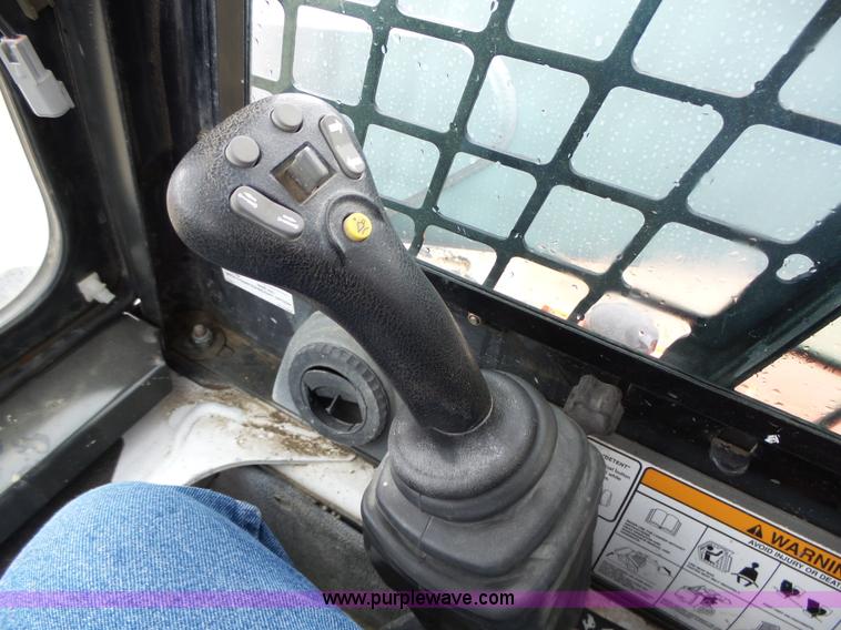 image for item L5595 2007 Bobcat S250 skid steer