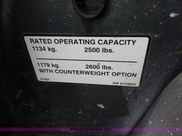 image for item L5595 2007 Bobcat S250 skid steer