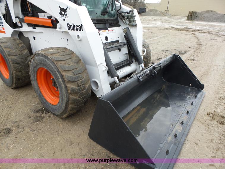 image for item L5596 2004 Bobcat S250 skid steer