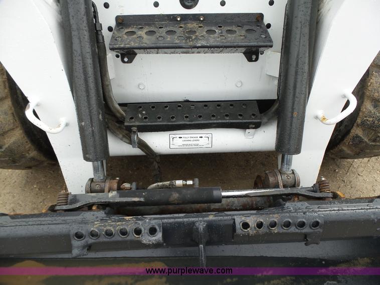 image for item L5596 2004 Bobcat S250 skid steer