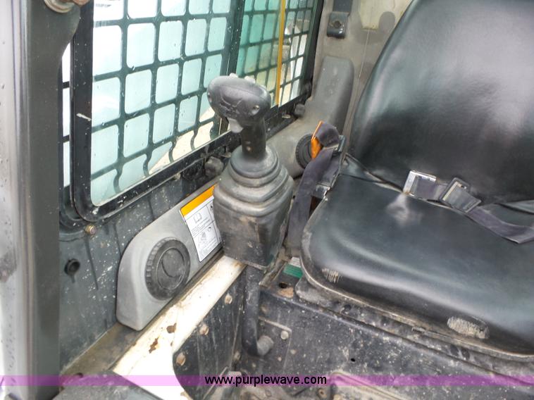 image for item L5596 2004 Bobcat S250 skid steer