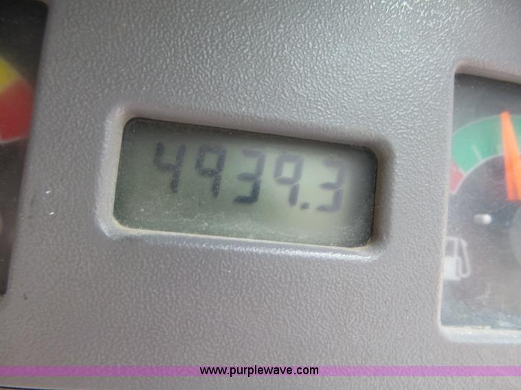 image for item L5596 2004 Bobcat S250 skid steer