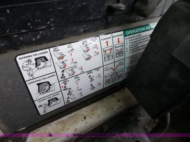 image for item L5596 2004 Bobcat S250 skid steer