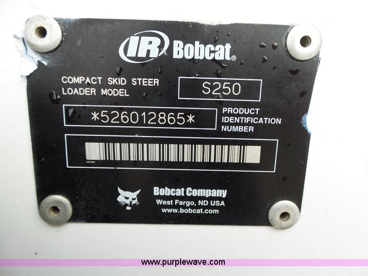 image for item L5596 2004 Bobcat S250 skid steer