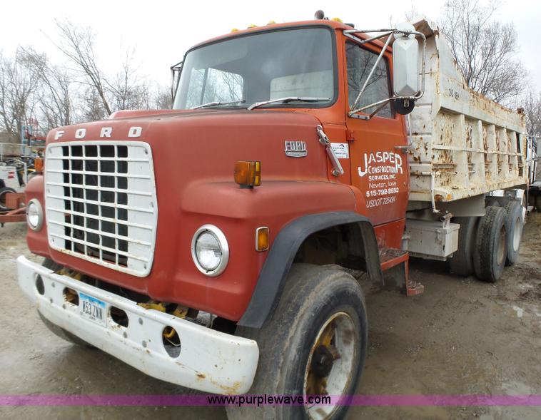 image for item L5600 1979 Ford 8000 dump truck