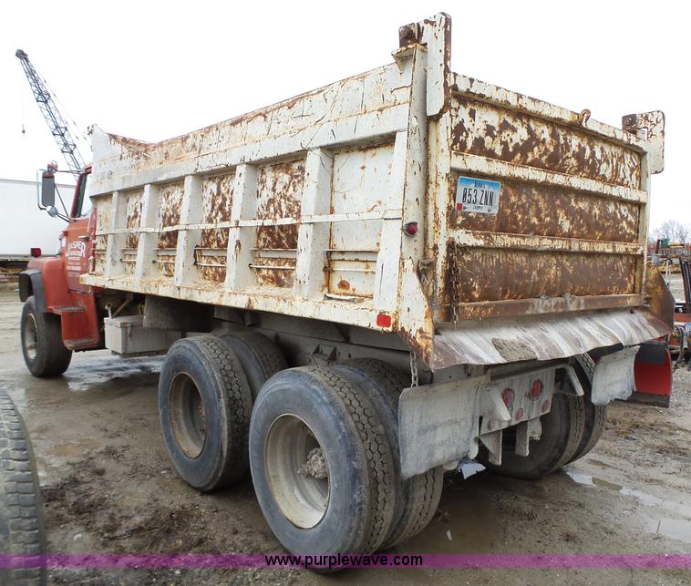 image for item L5600 1979 Ford 8000 dump truck