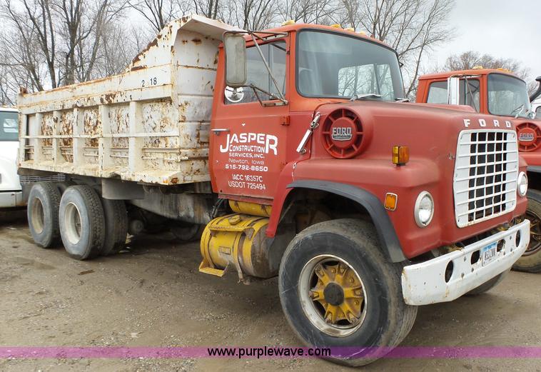 image for item L5600 1979 Ford 8000 dump truck