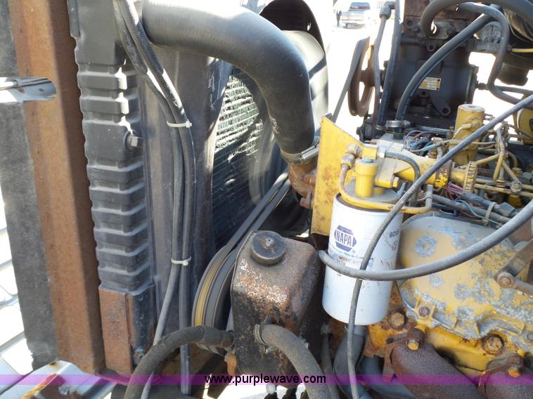 image for item L5612 1984 Ford 8000 reel truck