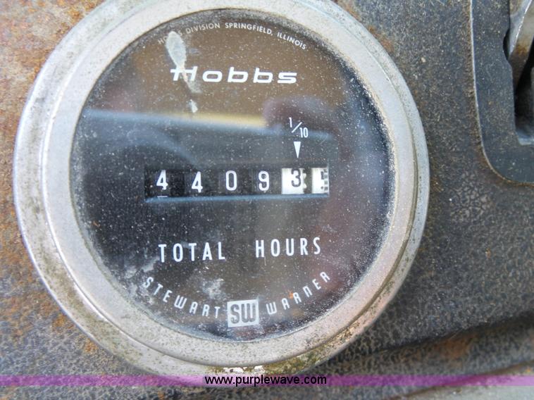 image for item L5612 1984 Ford 8000 reel truck