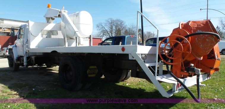 image for item L5613 1985 International S1954 flatbed truck with crane