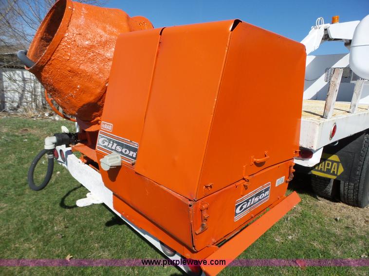 image for item L5613 1985 International S1954 flatbed truck with crane