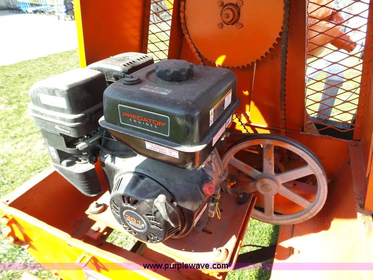 image for item L5613 1985 International S1954 flatbed truck with crane