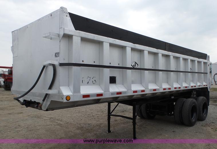 image for item L5625 1992 Fruehauf end dump trailer