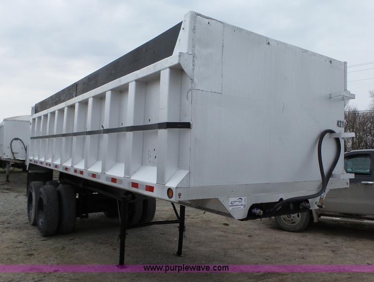 image for item L5625 1992 Fruehauf end dump trailer