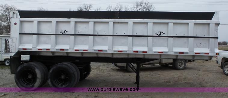 image for item L5625 1992 Fruehauf end dump trailer