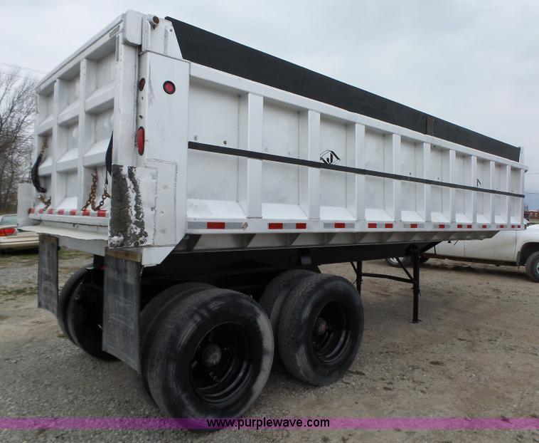 image for item L5625 1992 Fruehauf end dump trailer