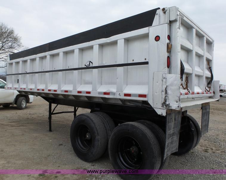 image for item L5625 1992 Fruehauf end dump trailer