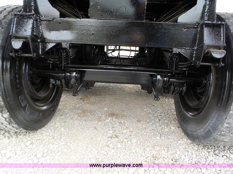 image for item L5625 1992 Fruehauf end dump trailer