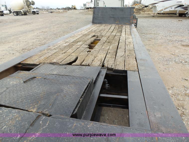 image for item L5629 1974 Contract-mfg equipment trailer