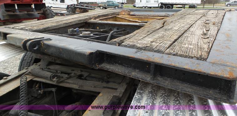 image for item L5629 1974 Contract-mfg equipment trailer