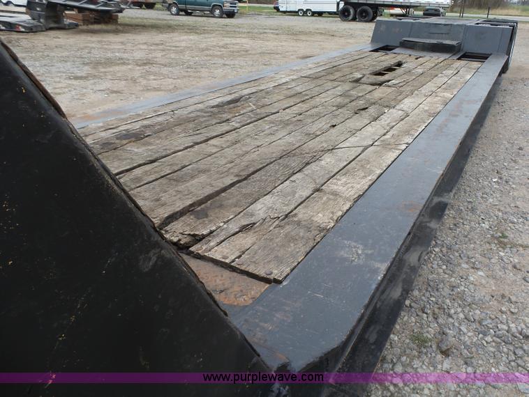 image for item L5629 1974 Contract-mfg equipment trailer