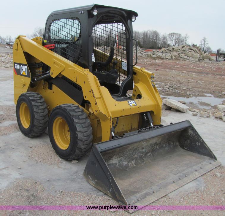 image for item L5633 2014 Caterpillar 236D skid steer