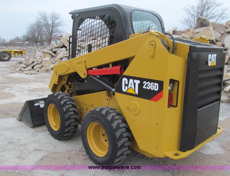 image for item L5633 2014 Caterpillar 236D skid steer