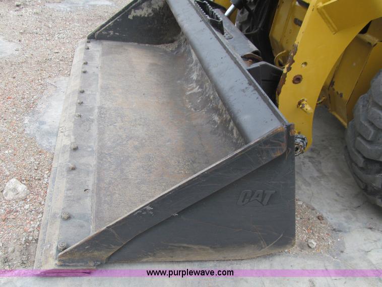 image for item L5633 2014 Caterpillar 236D skid steer