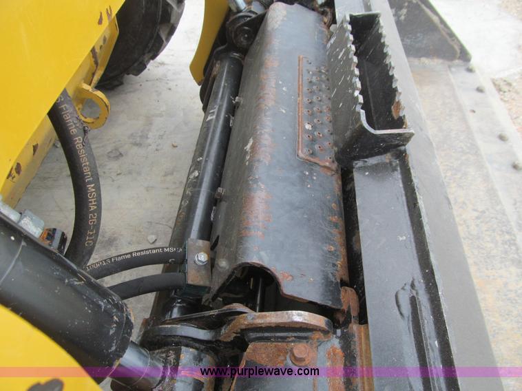 image for item L5633 2014 Caterpillar 236D skid steer