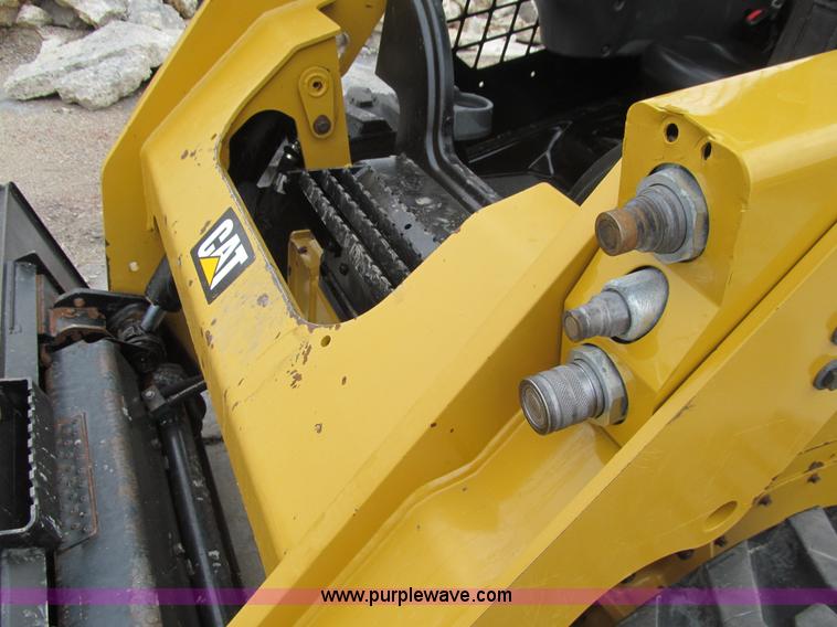 image for item L5633 2014 Caterpillar 236D skid steer