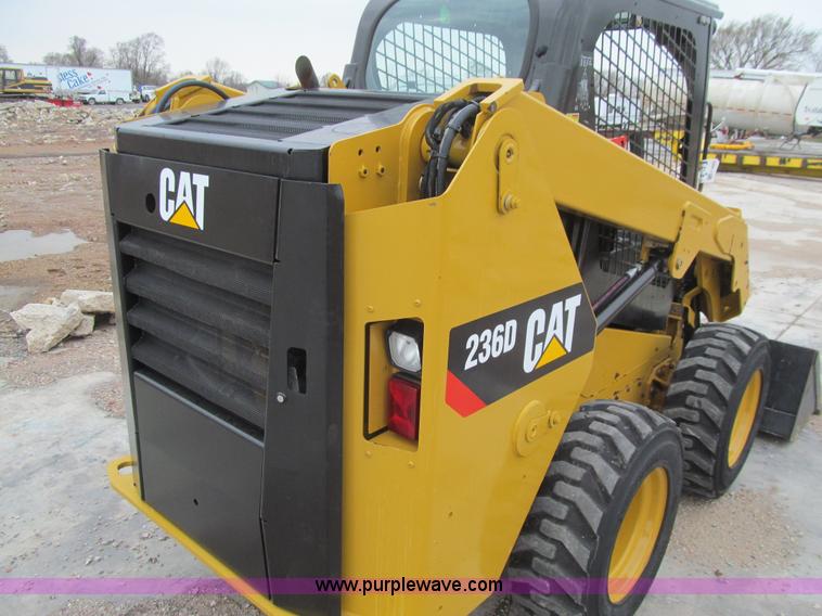 image for item L5633 2014 Caterpillar 236D skid steer