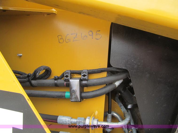 image for item L5633 2014 Caterpillar 236D skid steer