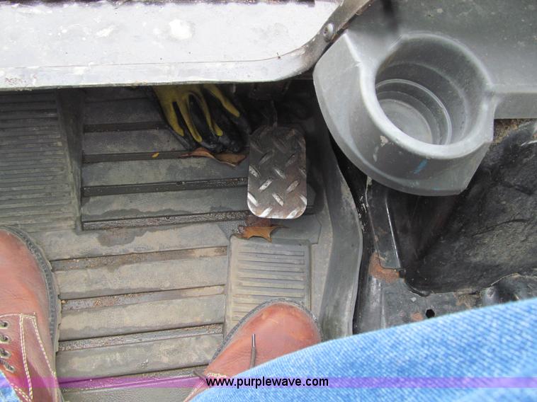 image for item L5633 2014 Caterpillar 236D skid steer