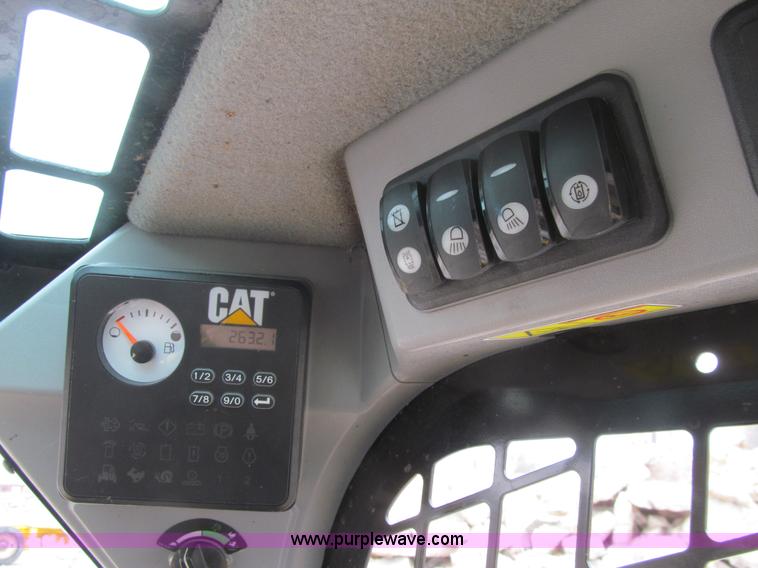image for item L5633 2014 Caterpillar 236D skid steer