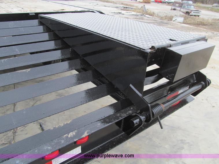 image for item L5635 2005 Trailerman equipment trailer