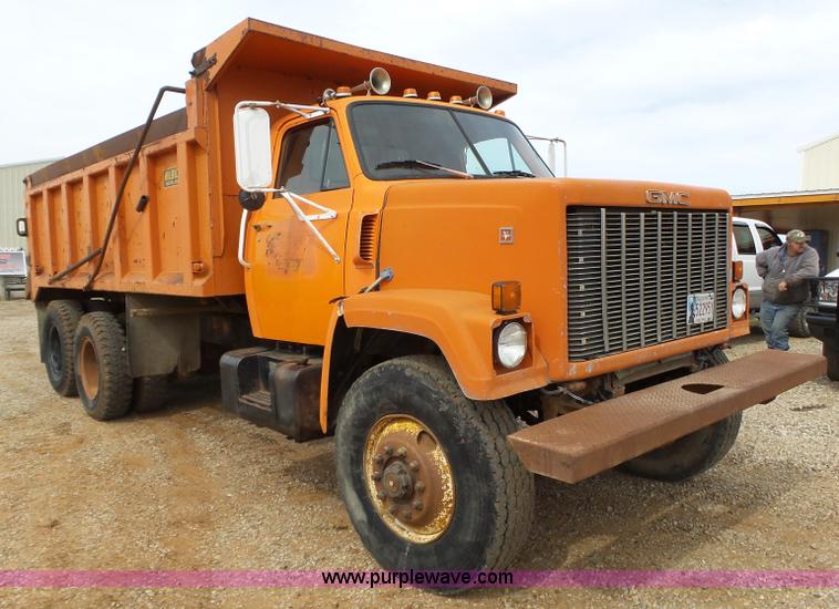 image for item L6276 1985 GMC J96 dump truck