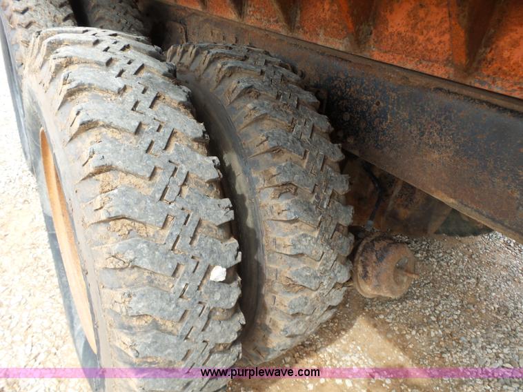 image for item L6276 1985 GMC J96 dump truck