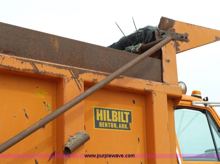 image for item L6276 1985 GMC J96 dump truck